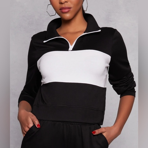 Julia Tops - Black and White Women's Crop Sweatshirt